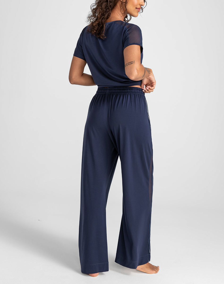 BlissWearPant-Model-Navy-S-Jessica-Back.jpg