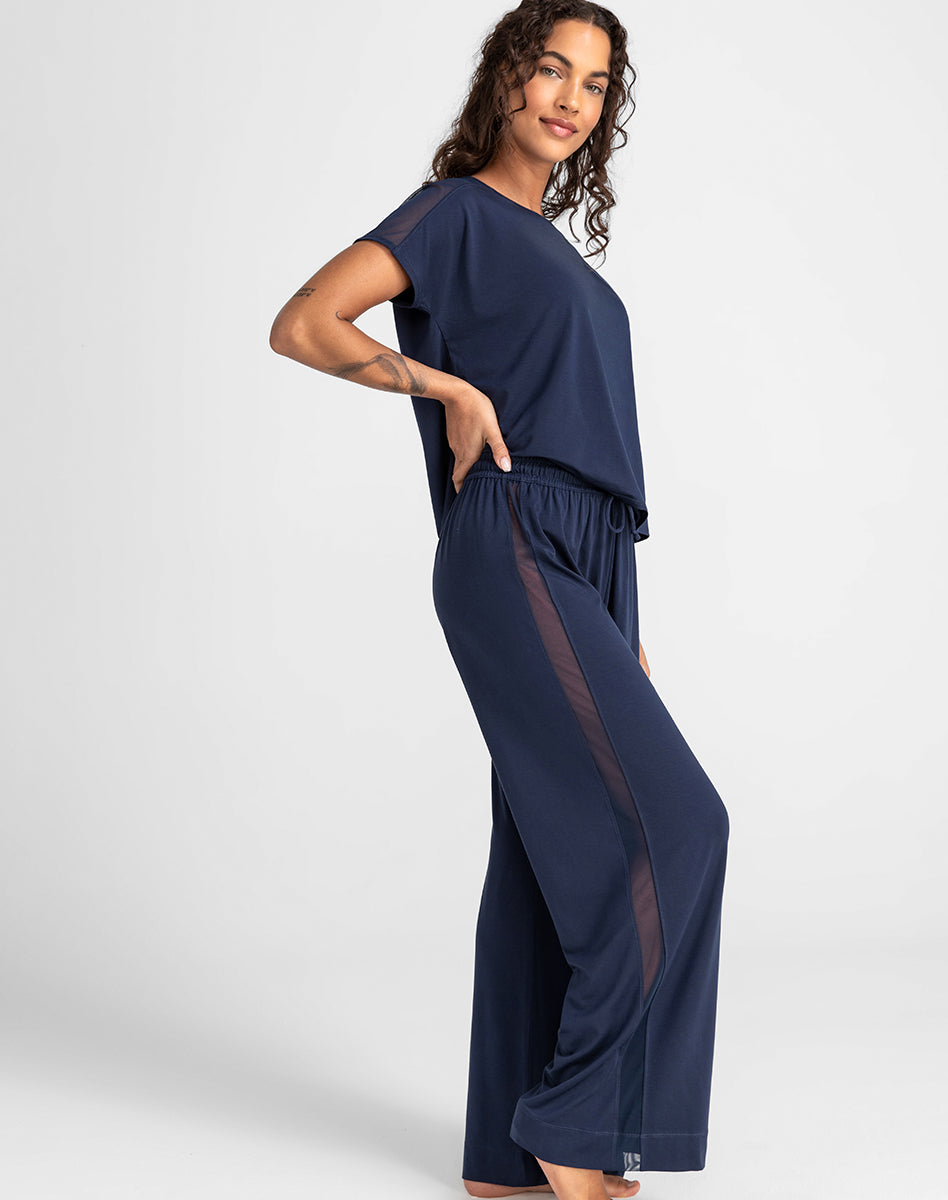 BlissWearPant-Model-Navy-S-Jessica-Side.jpg