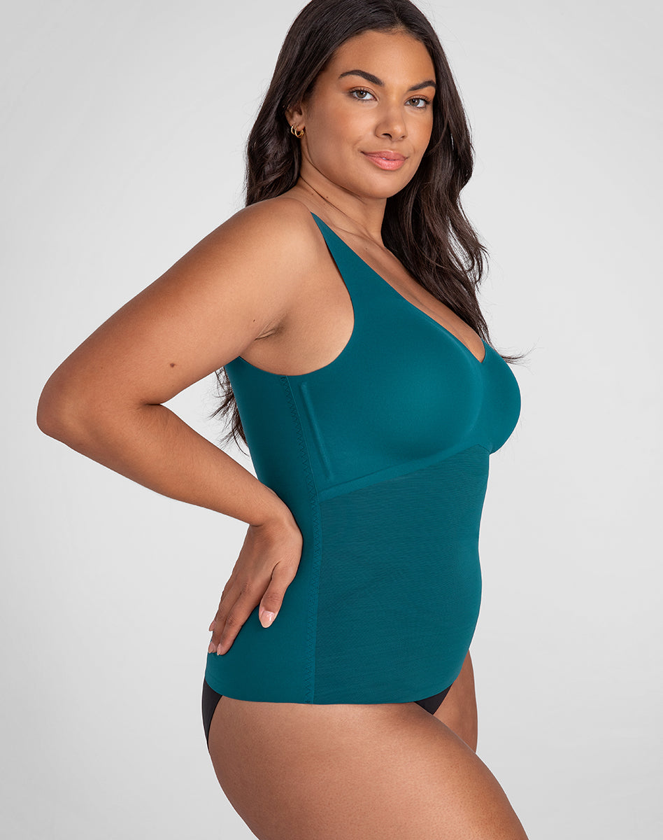 LiftWearTank-Model-Deep_Aqua-XL-Julia-Side.jpg
