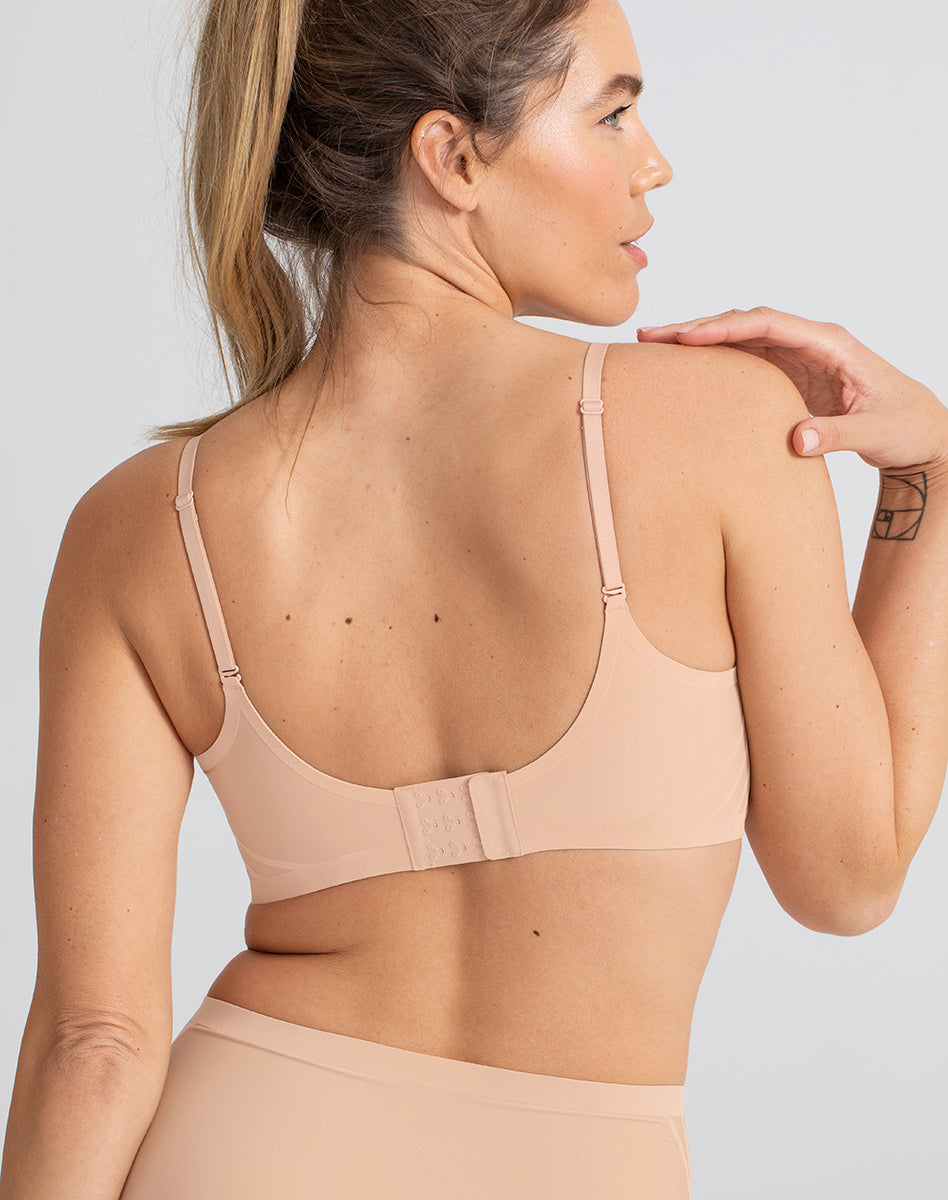 SilhBra-Model-Blush-M-Katie-Back.jpg