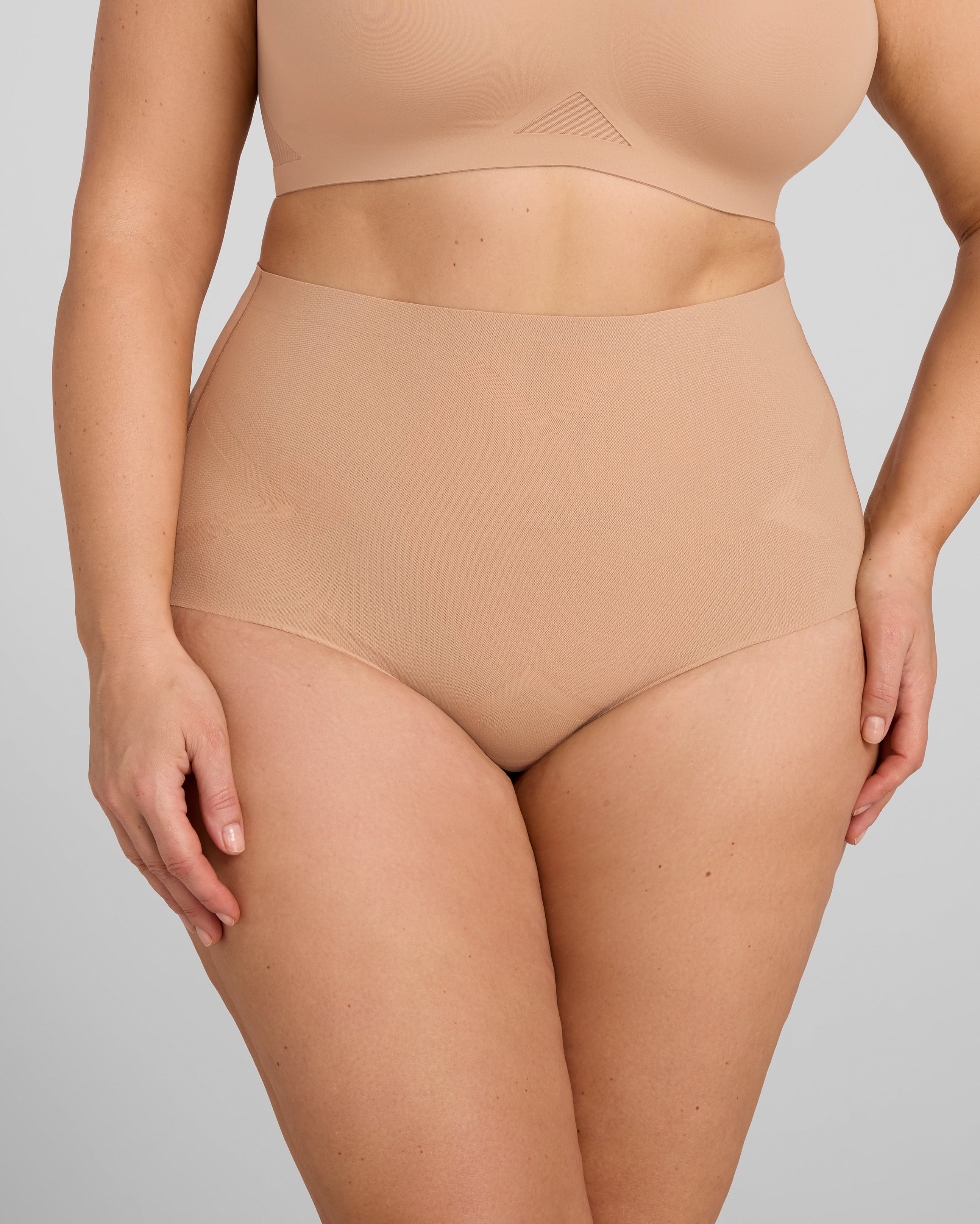 mesh_sculpt_mw_brief-sand-1X-Tara_2055_R1_08dd0824-8e01-41fb-ae15-6163bad9570d.jpg