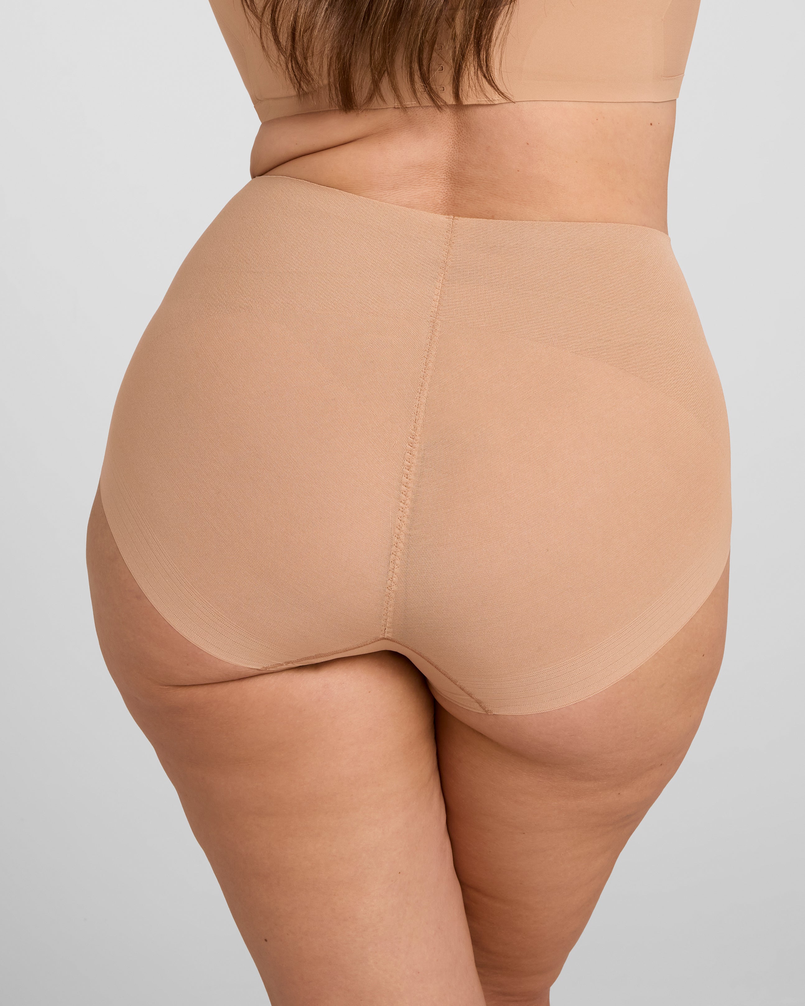 mesh_sculpt_mw_brief-sand-1X-Tara_2086_R1_36bc935e-c9e7-4d30-87da-c5efd5fa856b.jpg
